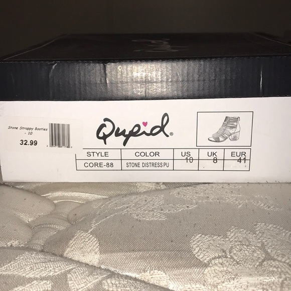 Quipid Khaki cut out Booties - Picture 1 of 6